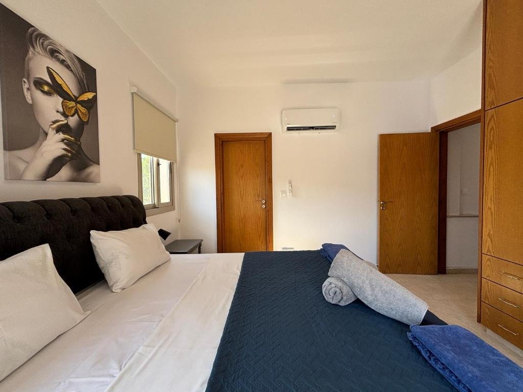 Luxurious 3-Bedroom Villa with Private Pool and Sea Views
