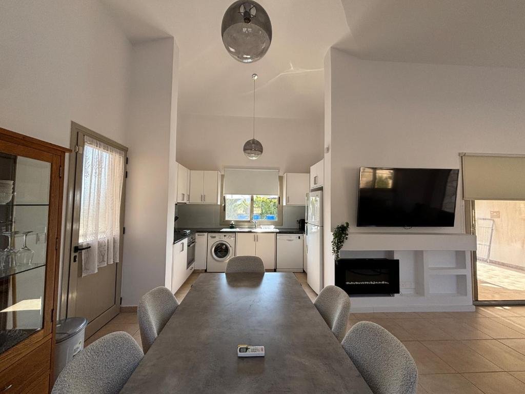 Luxurious 3-Bedroom Villa with Private Pool and Sea Views