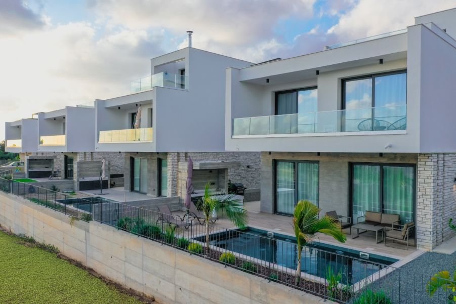 Modern Villa in Mediterranean Residential Community