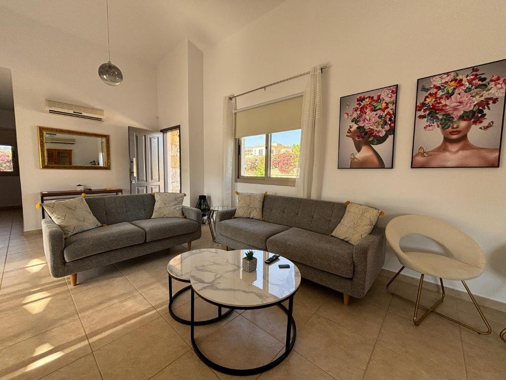 Luxurious 3-Bedroom Villa with Private Pool and Sea Views