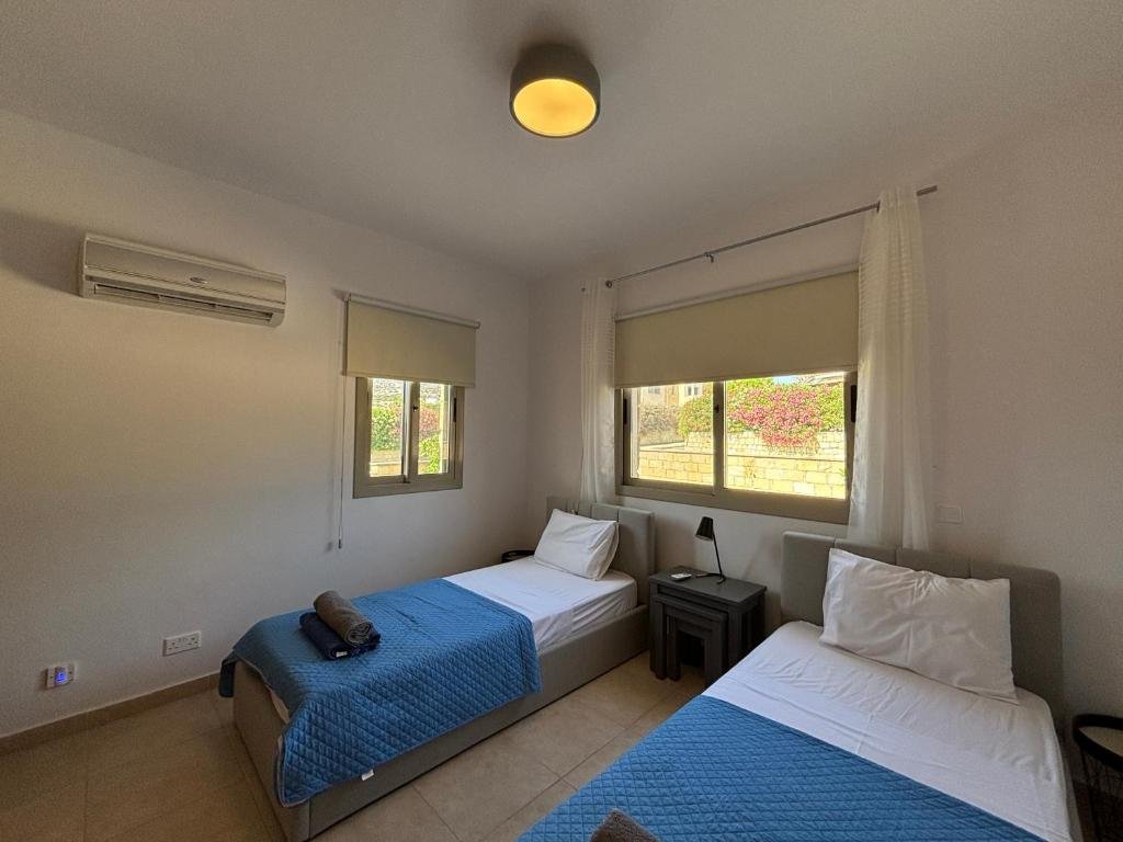 Luxurious 3-Bedroom Villa with Private Pool and Sea Views