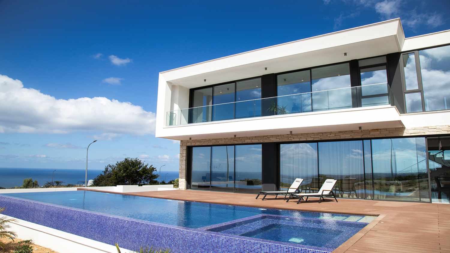 Luxury 3-4 Bedroom Villas with Sea Views