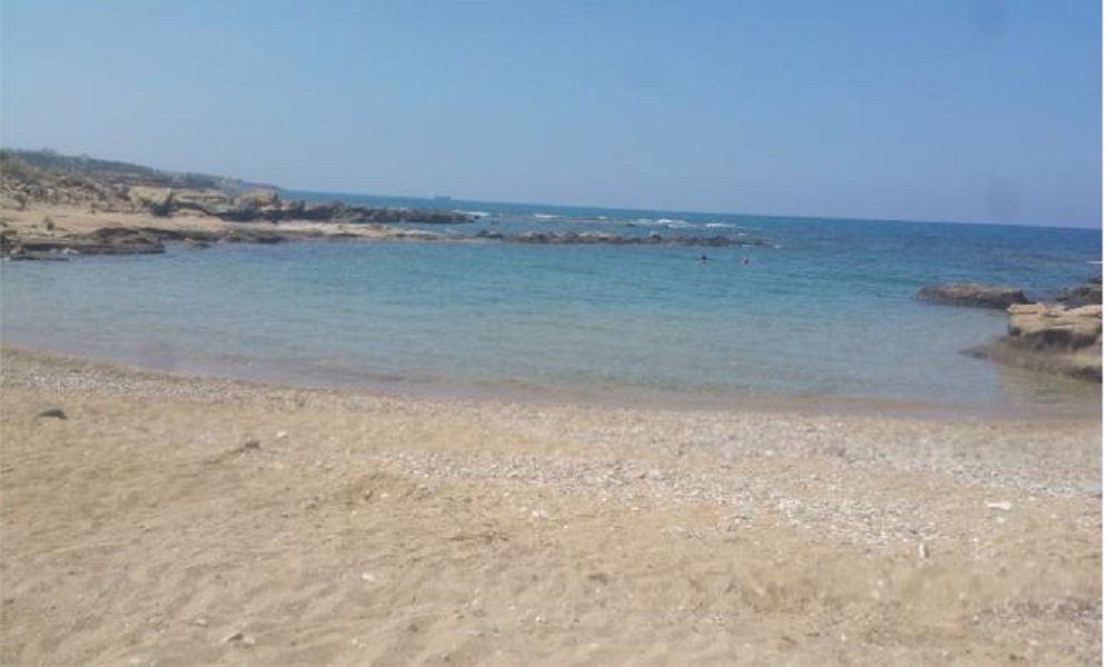 Beachfront Villas with a beautiful sandy lagoon beach right at their doorstep