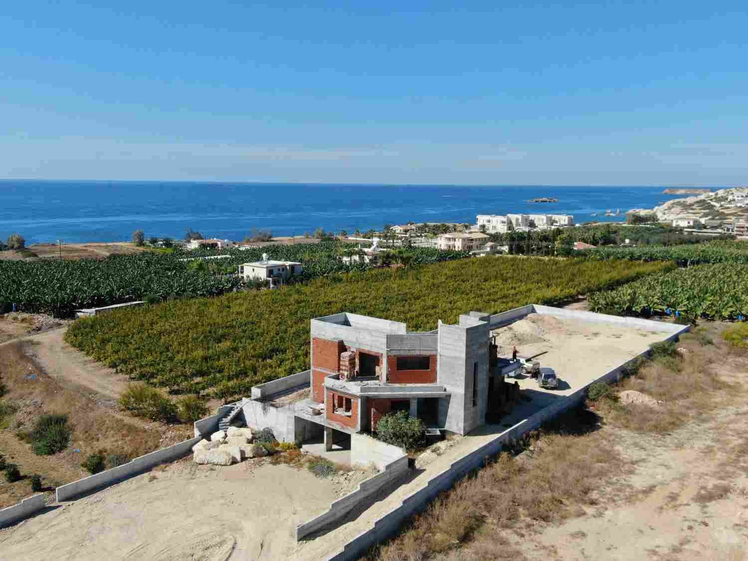 Luxury 5-Bedroom Villa on a Large Plot by the Sea