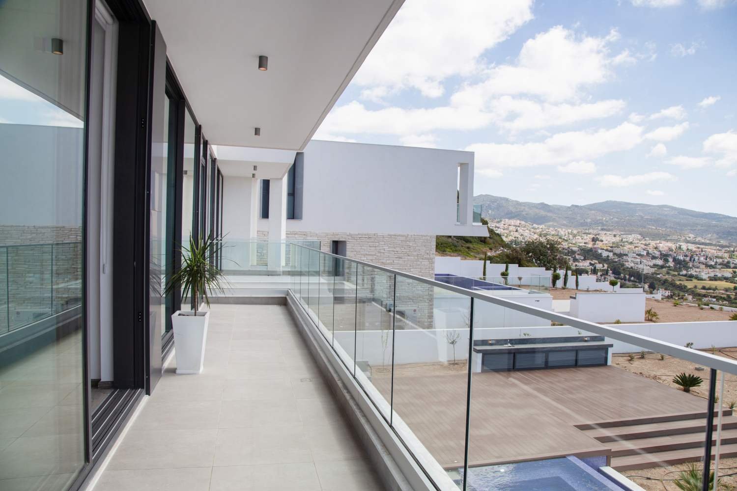 Luxury 3-4 Bedroom Villas with Sea Views