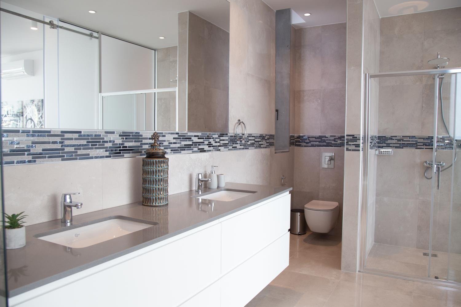 Luxury 3-4 Bedroom Villas with Sea Views