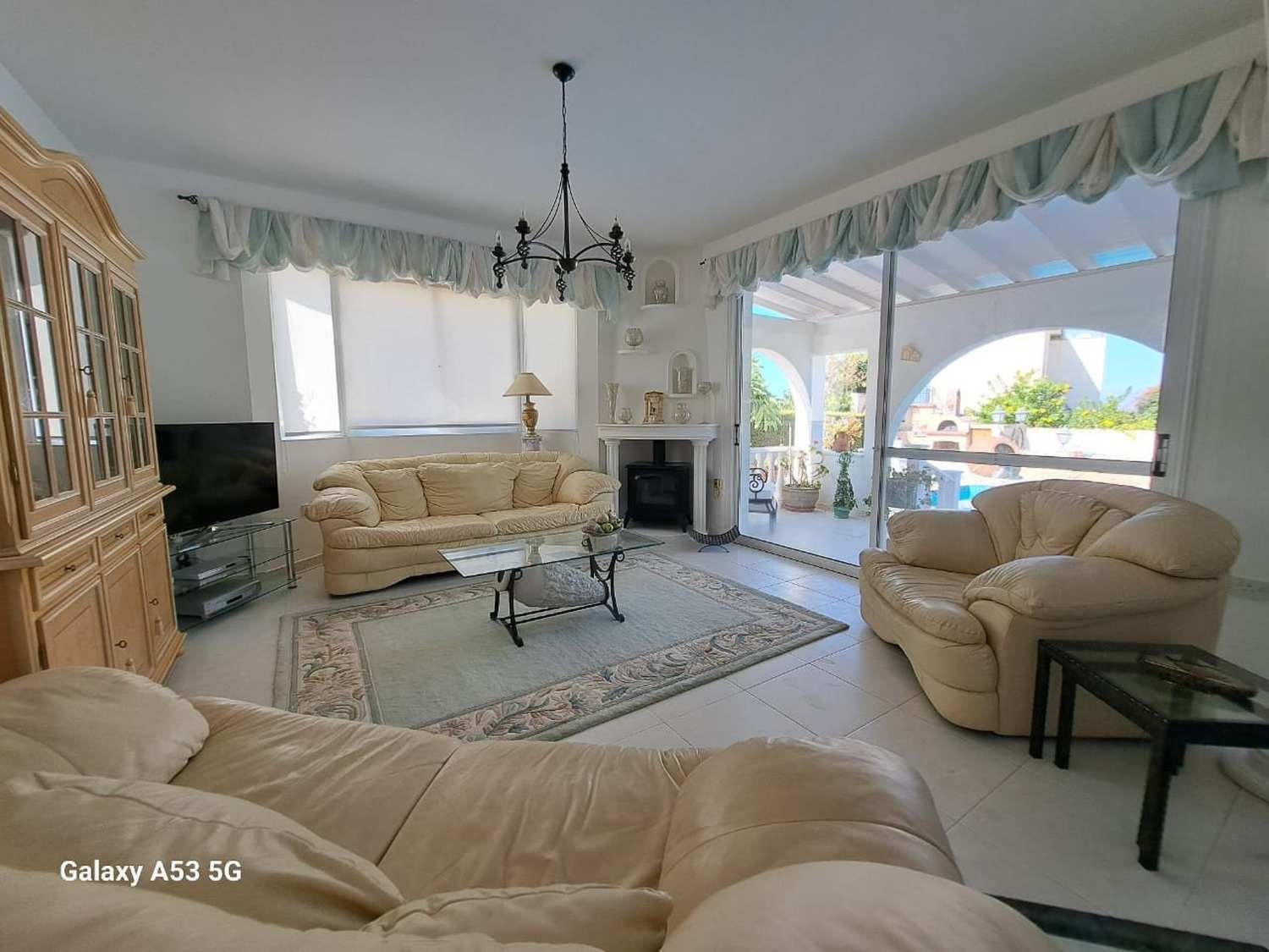Spacious Two-Unit Villa with Sea Views