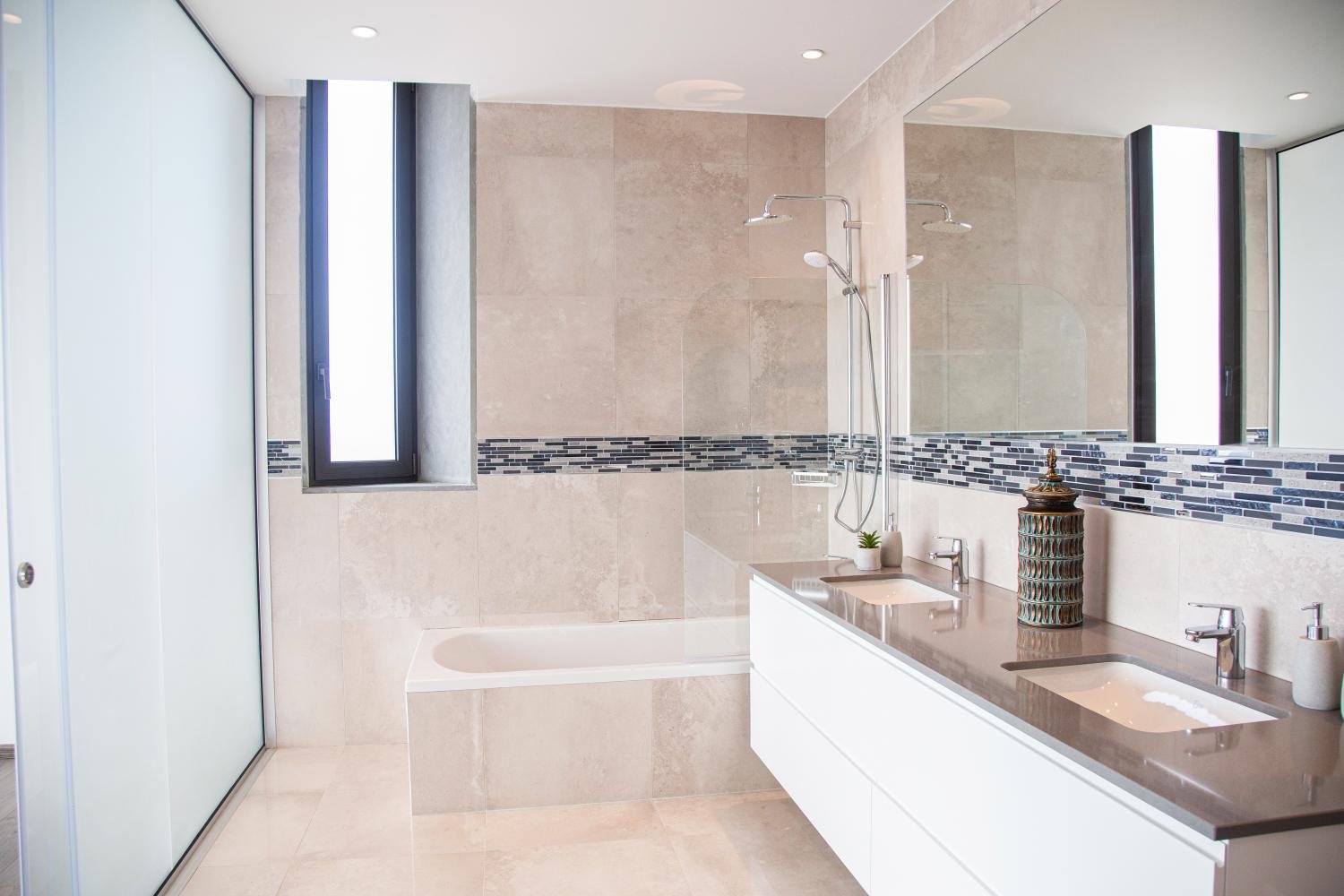 Luxury 3-4 Bedroom Villas with Sea Views