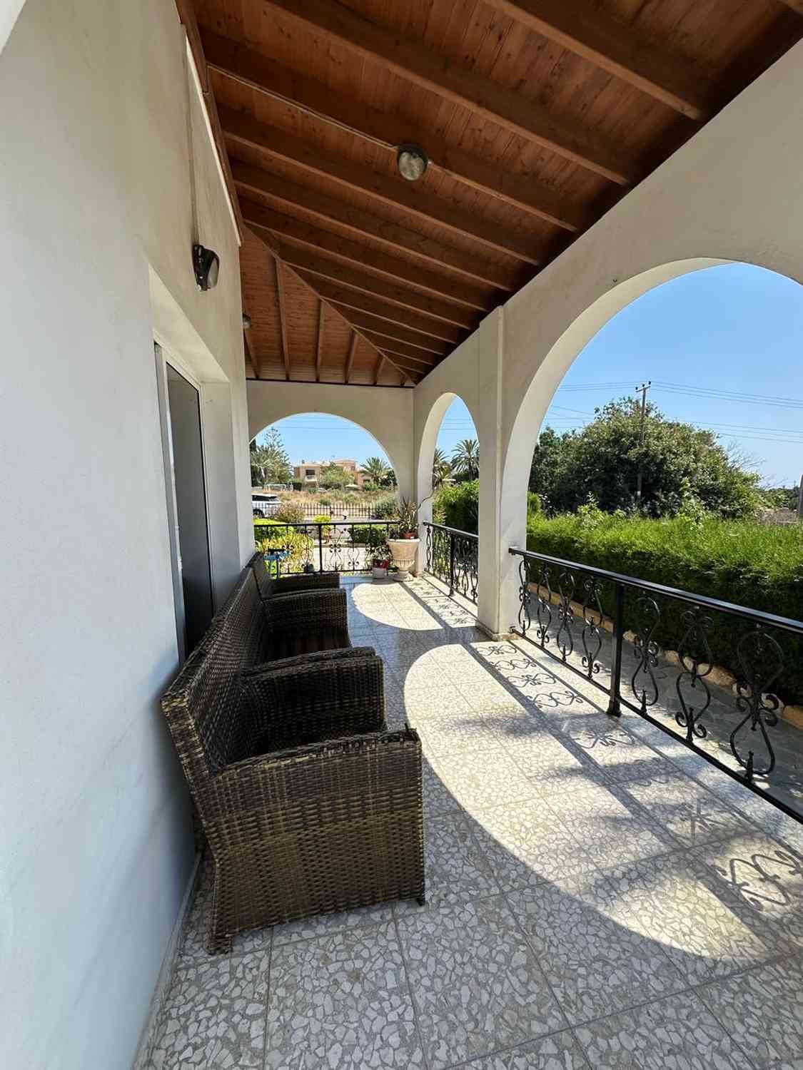 Traditional House on 2,676 m² plot for Additional Development