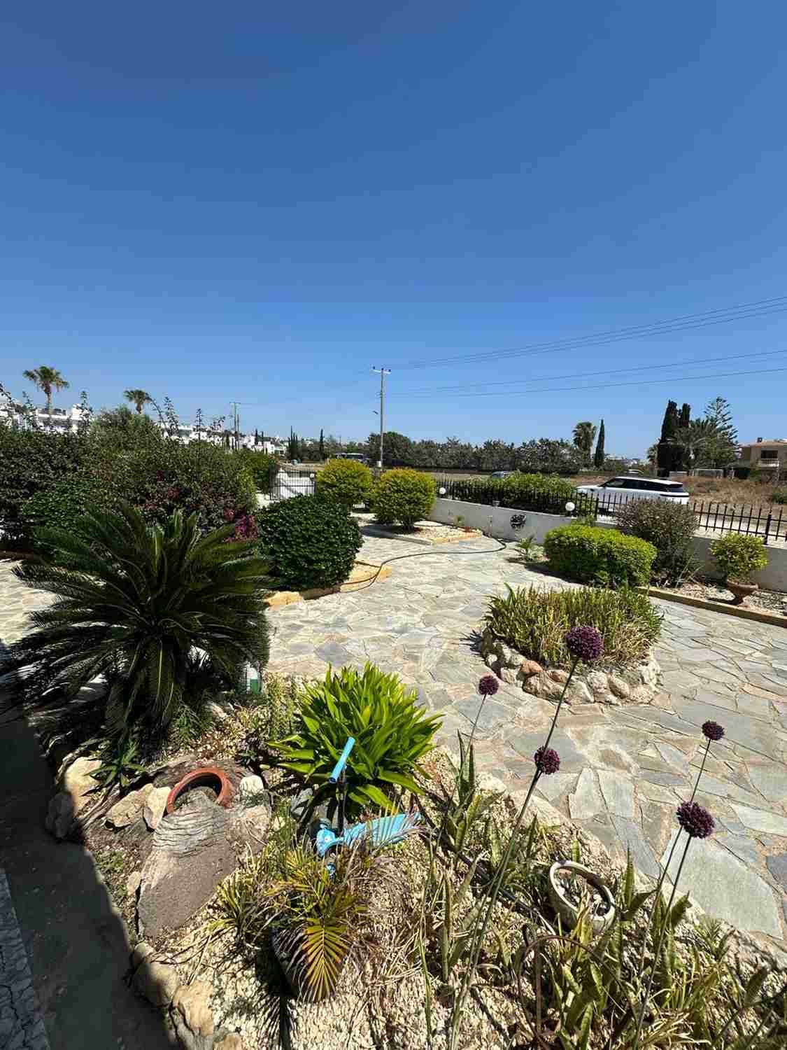 Traditional House on 2,676 m² plot for Additional Development