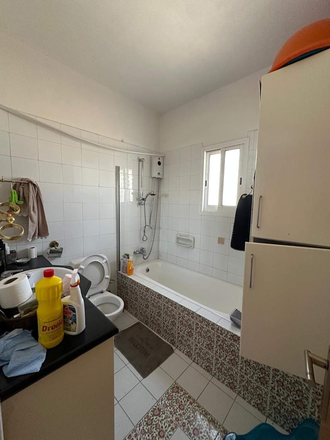 Traditional House on 2,676 m² plot for Additional Development