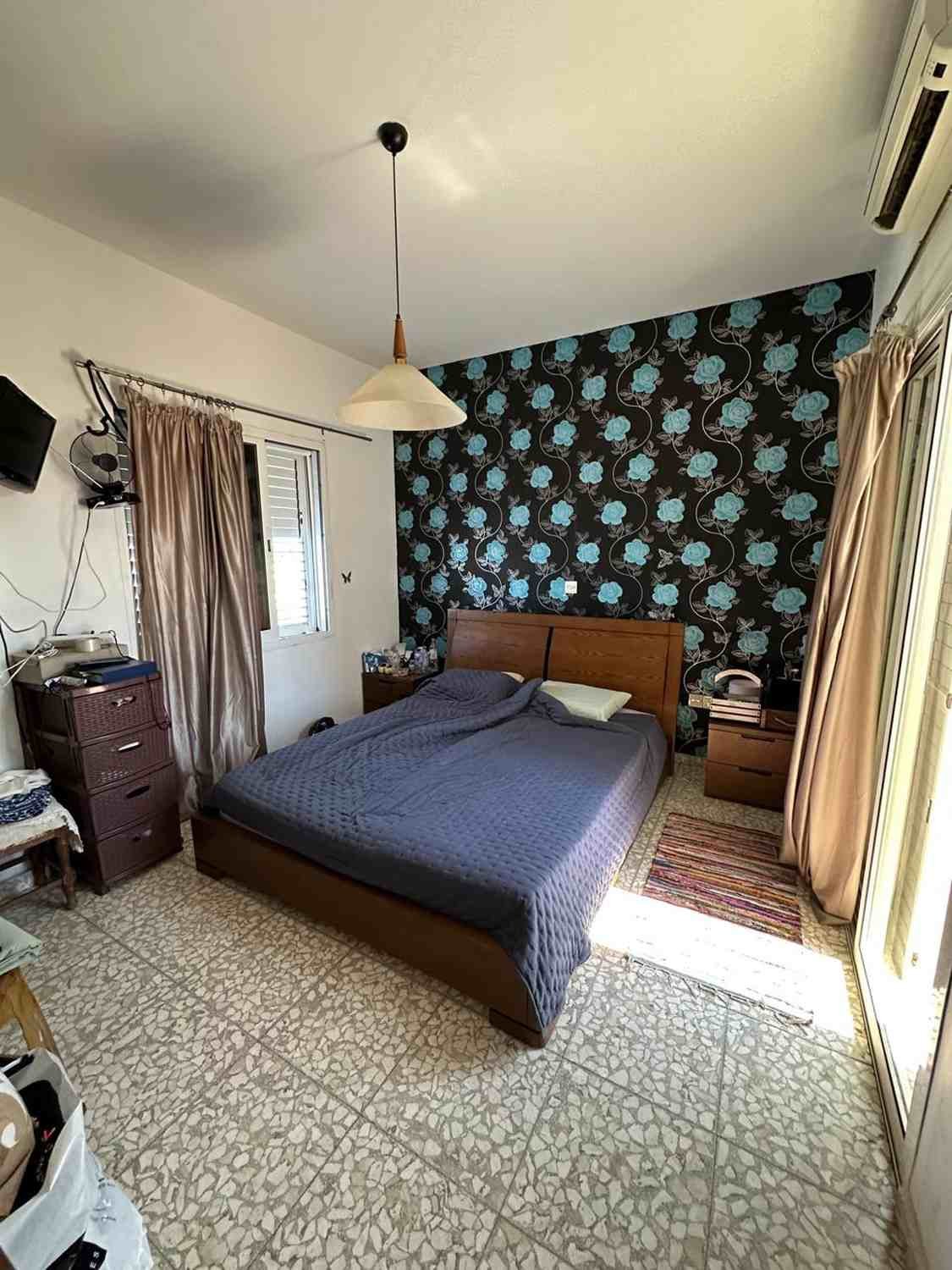 Traditional House on 2,676 m² plot for Additional Development