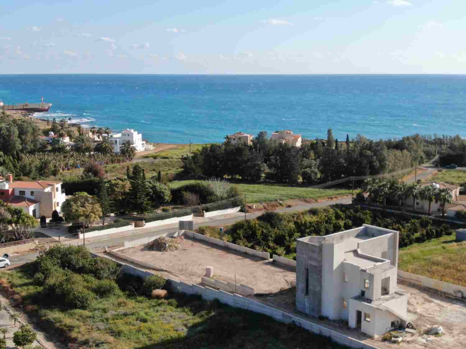 Luxury 5-Bedroom Villa on a Large Plot by the Sea