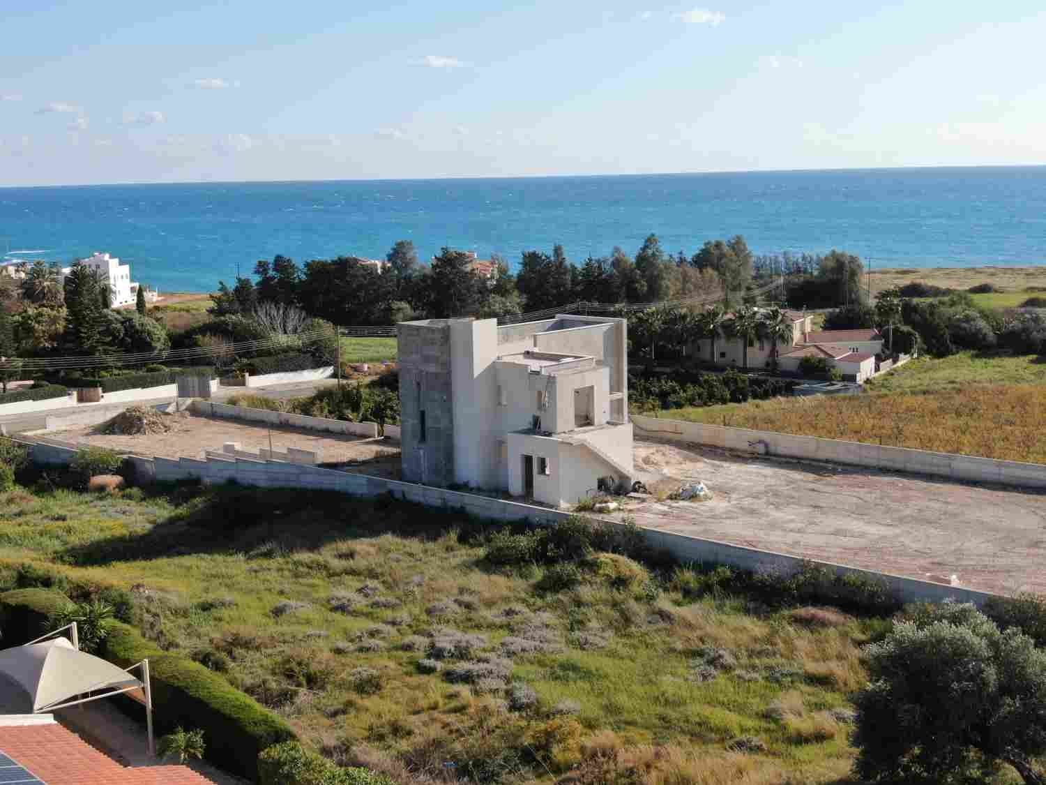Luxury 5-Bedroom Villa on a Large Plot by the Sea