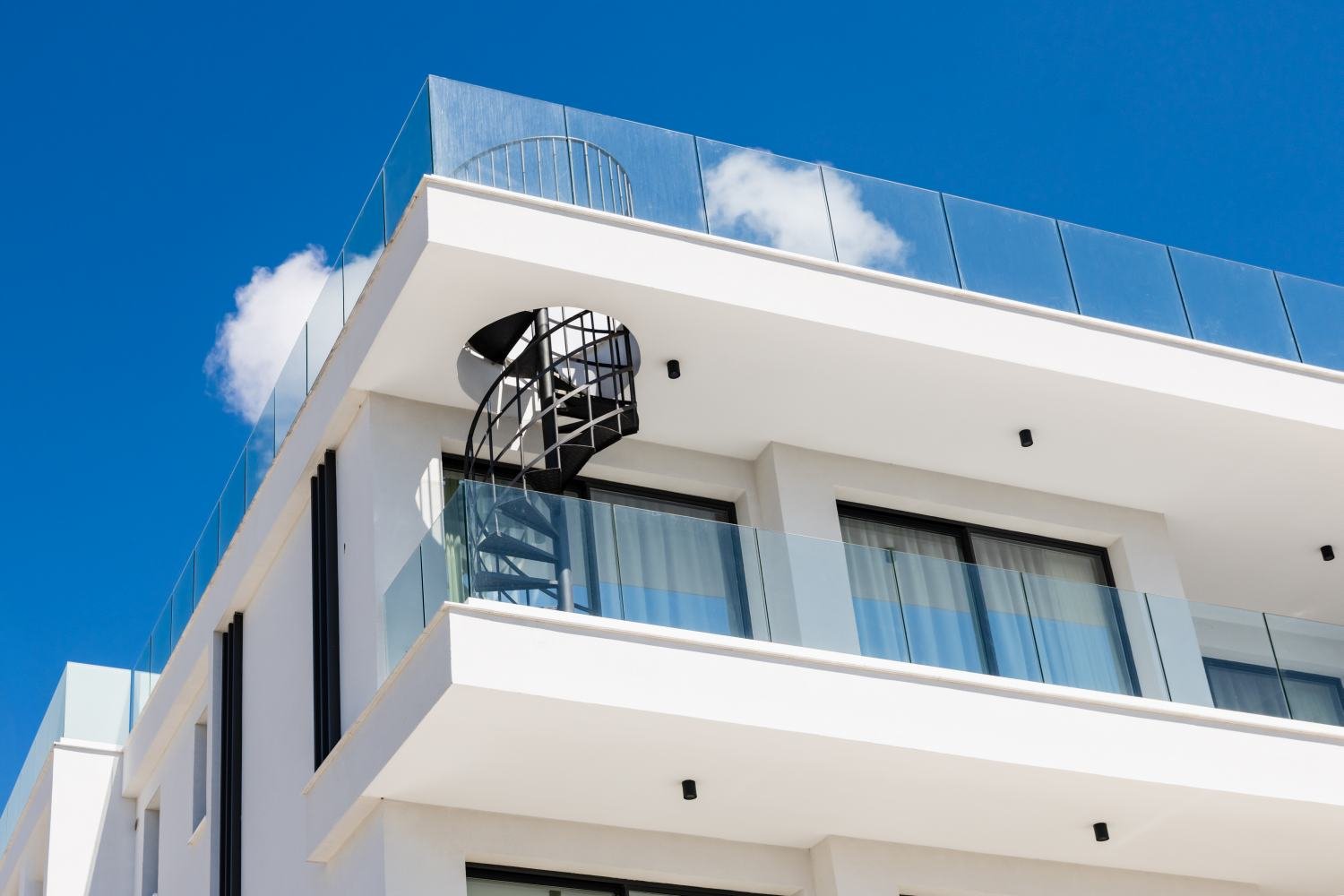 Key Ready Top Floor Duplex with Sea View
