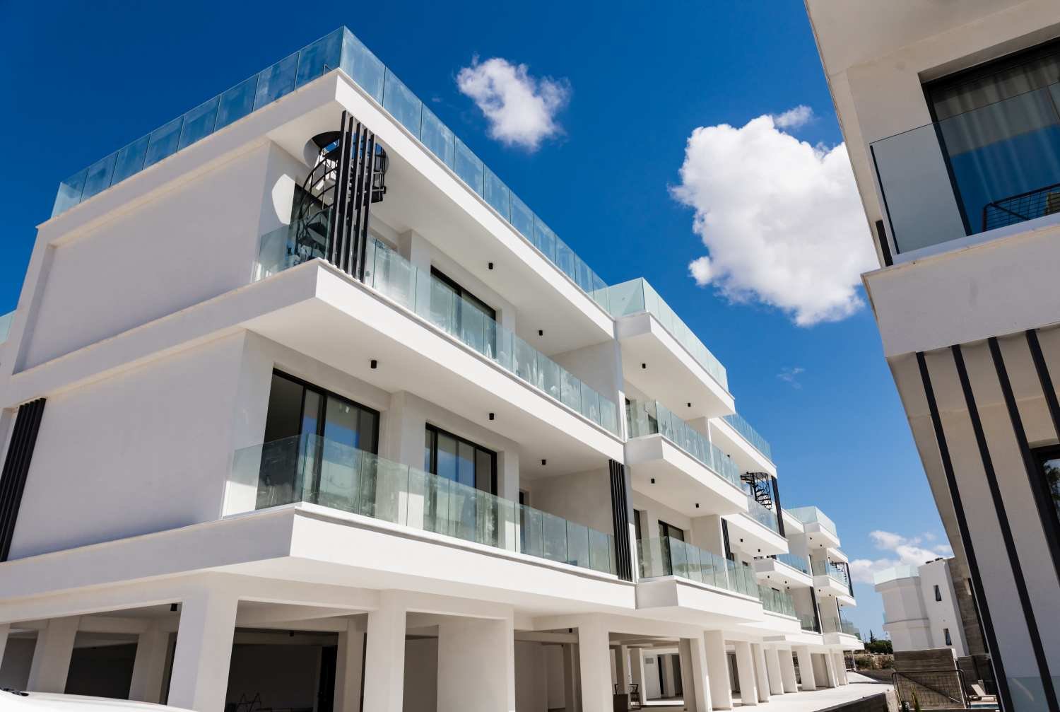 Key Ready Top Floor Duplex with Sea View