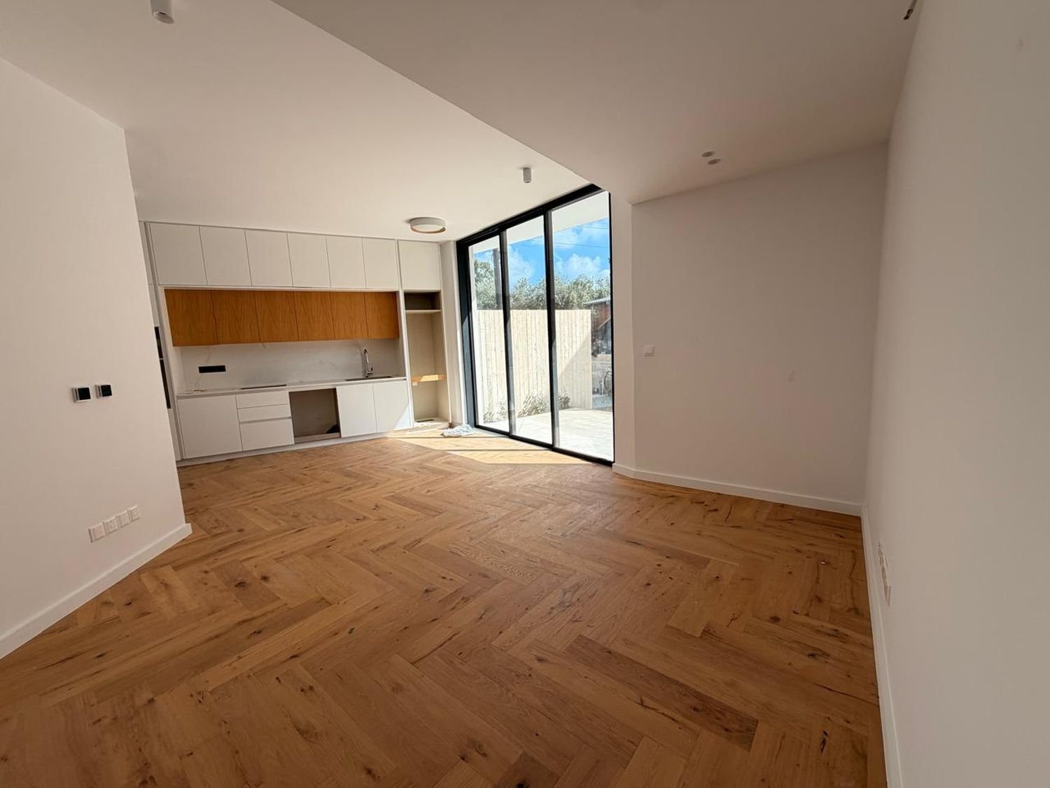Key-Ready Garden Apartment Close to University
