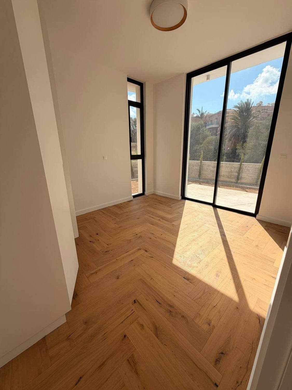 Key-Ready Garden Apartment Close to University