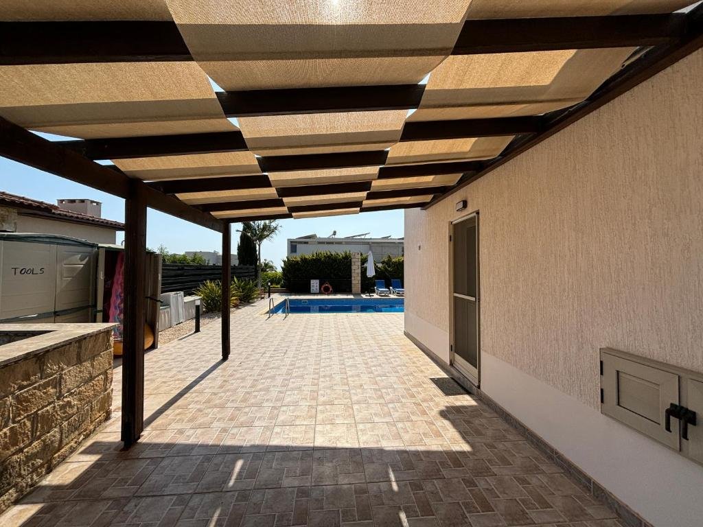 Luxurious 3-Bedroom Villa with Private Pool and Sea Views