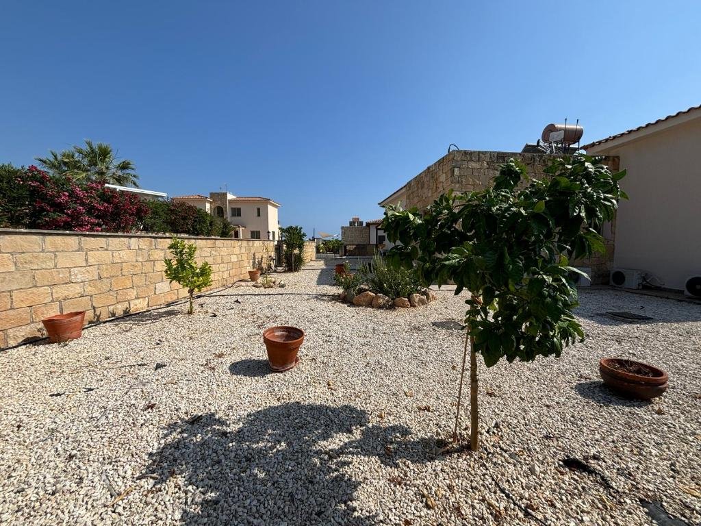 Luxurious 3-Bedroom Villa with Private Pool and Sea Views