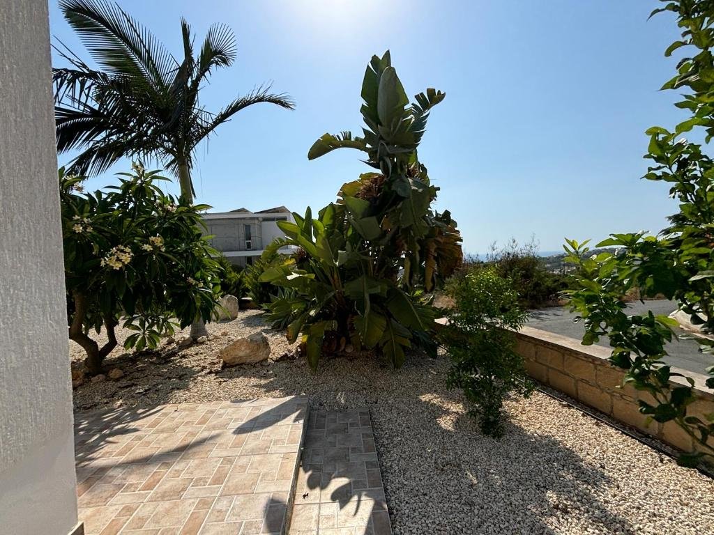 Luxurious 3-Bedroom Villa with Private Pool and Sea Views