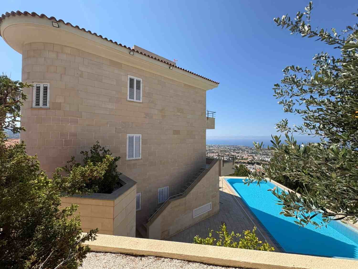 4-Bedroom Villa with Panoramic Sea Views in Peyia