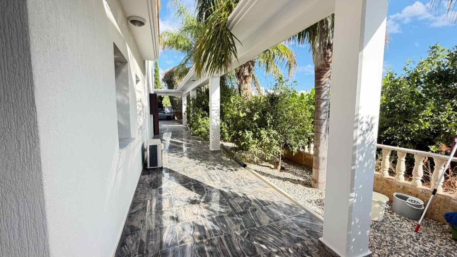 Exclusive 6-Bedroom Villa in Sea Caves