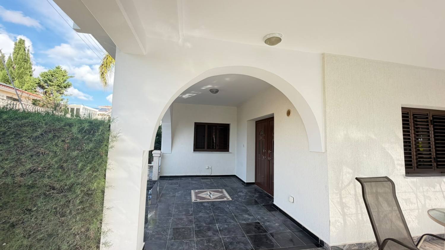 Exclusive 6-Bedroom Villa in Sea Caves
