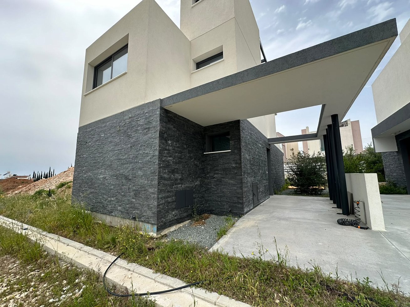 Key Ready Villa with Pool and Roof Garden in a Residential Complex Close to ISOP