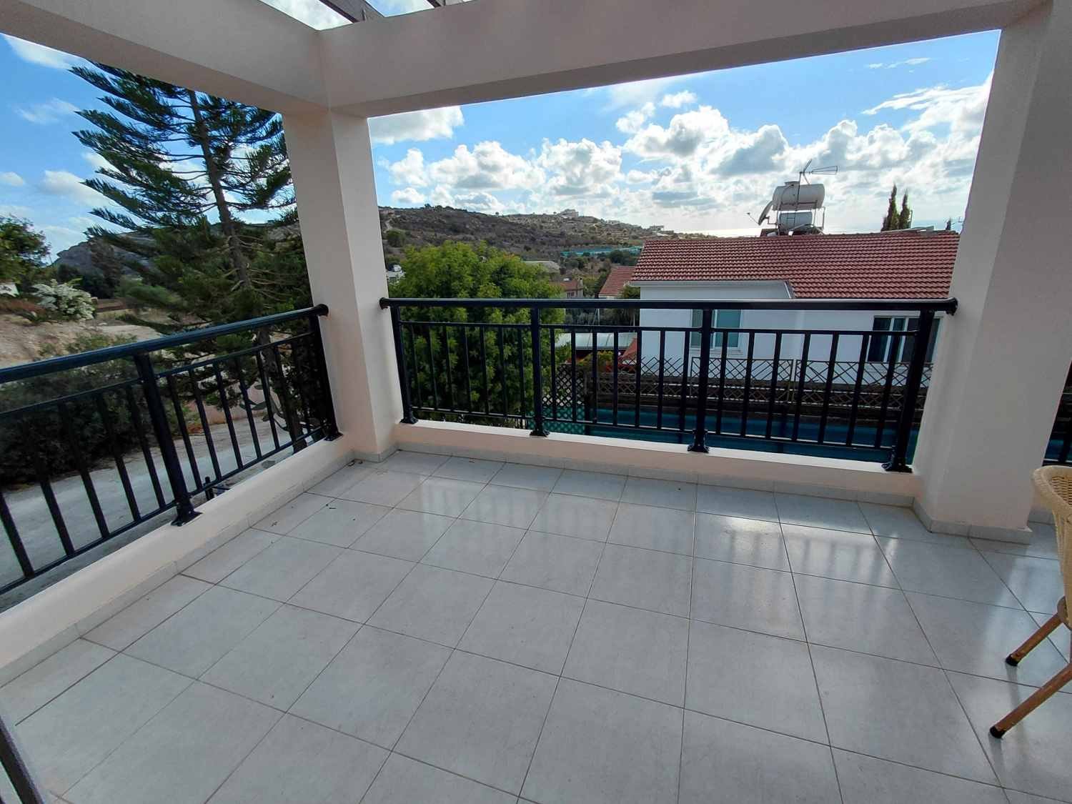 4-Bedroom+ Conservatory  Villa with Sea Views