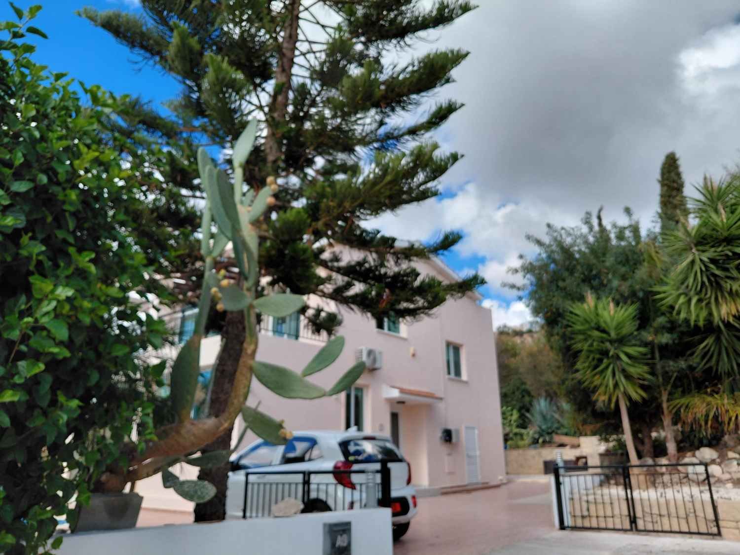 4-Bedroom+ Conservatory  Villa with Sea Views