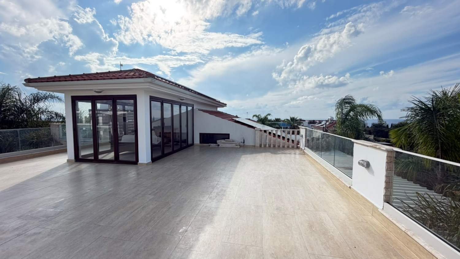 Exclusive 6-Bedroom Villa in Sea Caves