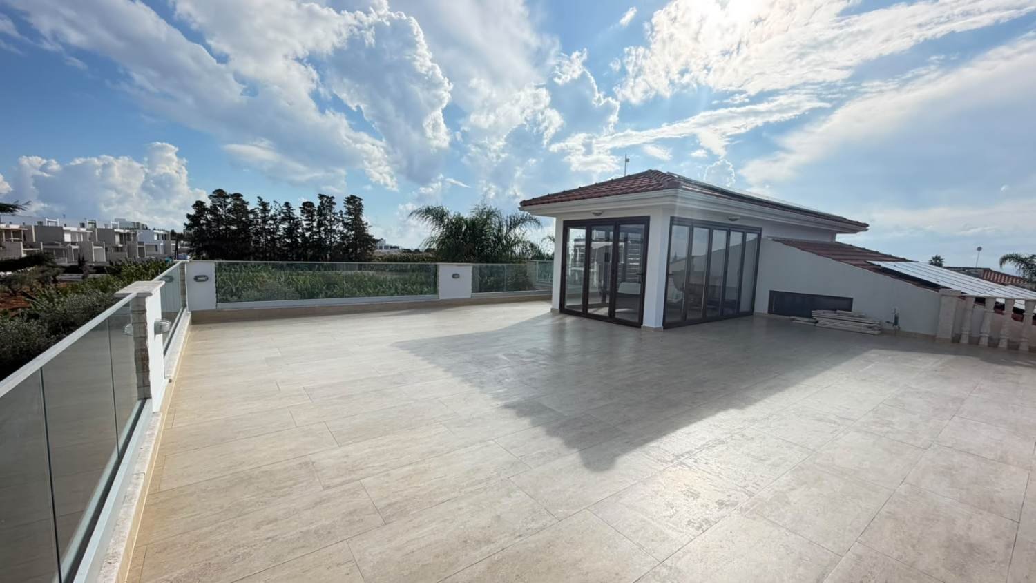 Exclusive 6-Bedroom Villa in Sea Caves