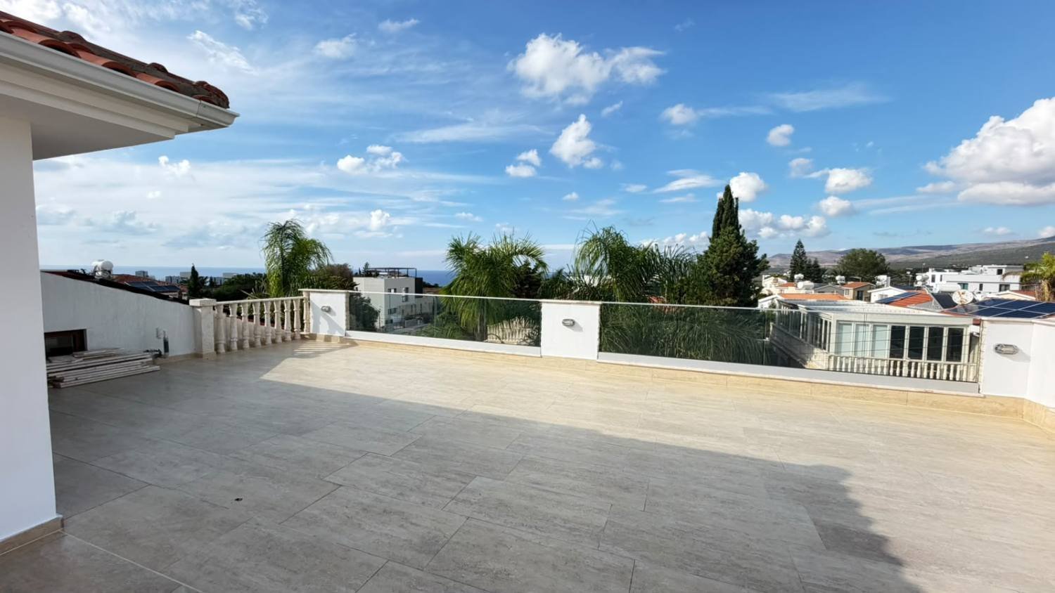 Exclusive 6-Bedroom Villa in Sea Caves