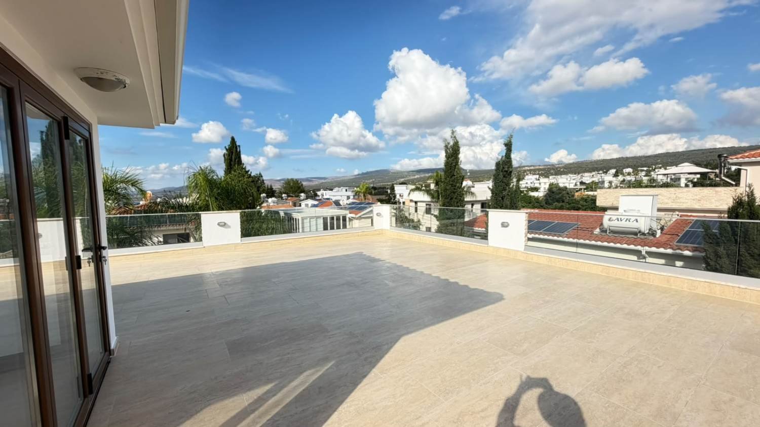 Exclusive 6-Bedroom Villa in Sea Caves