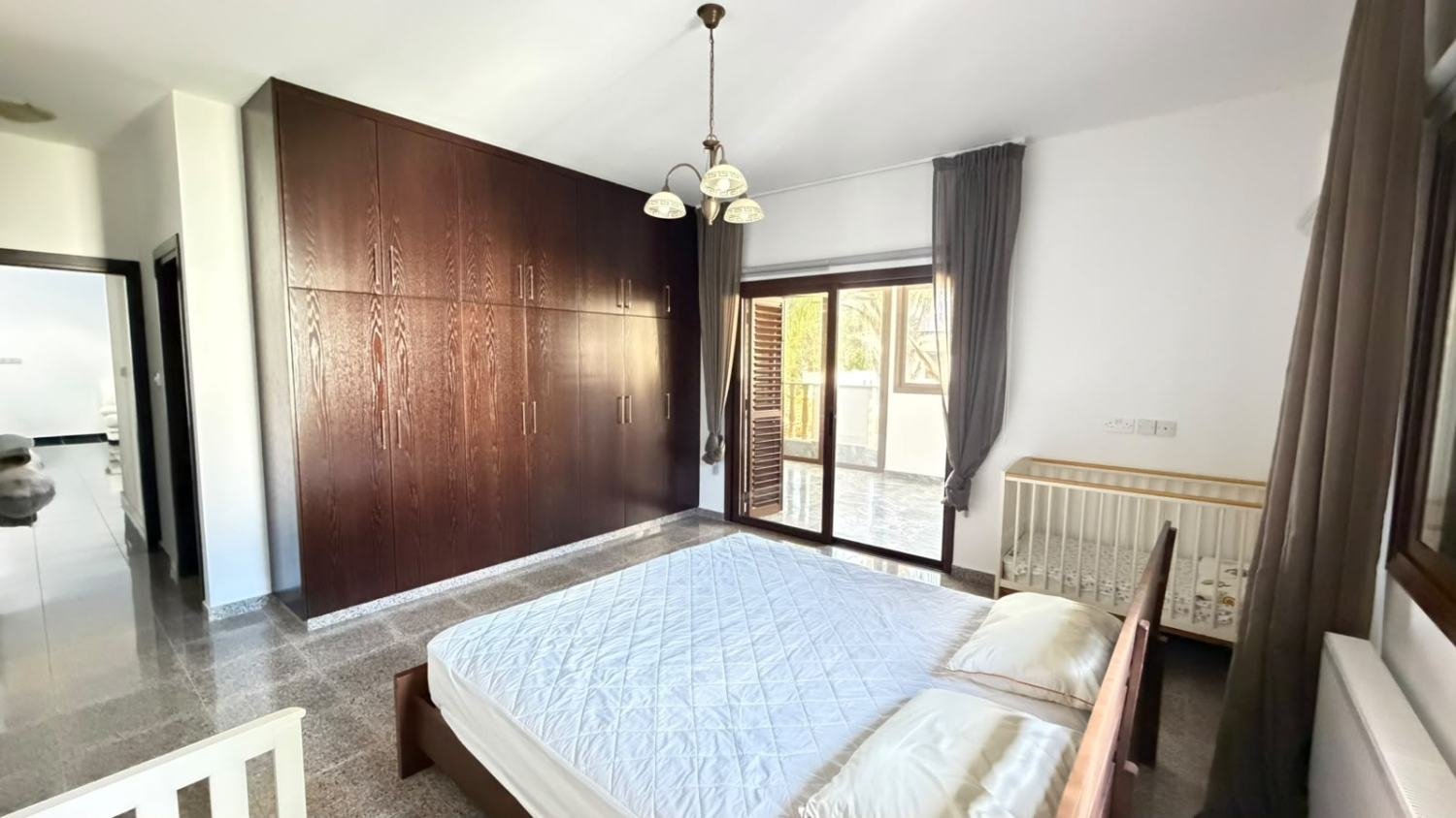 Exclusive 6-Bedroom Villa in Sea Caves
