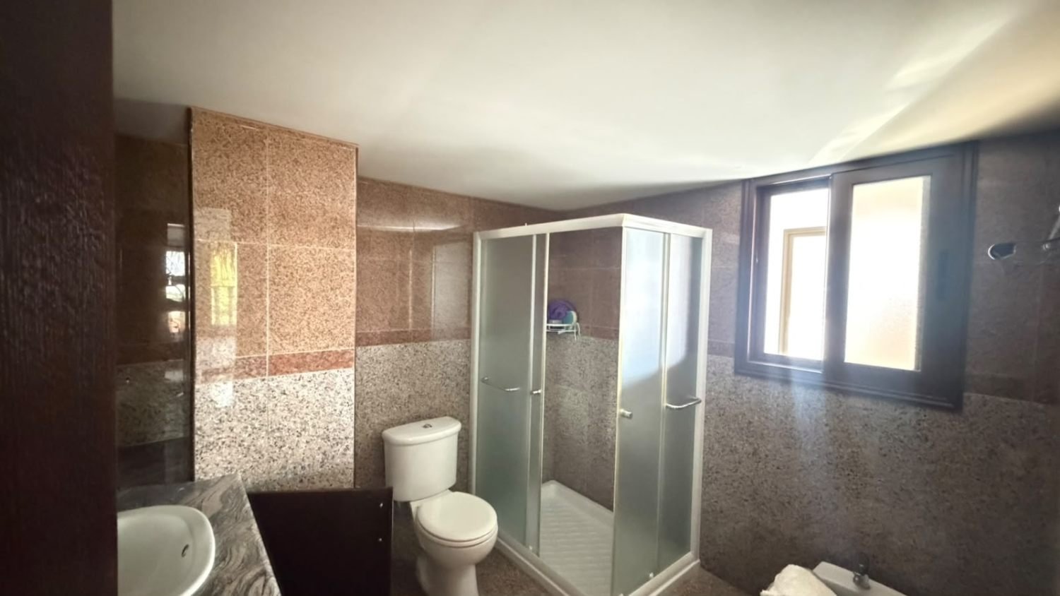 Exclusive 6-Bedroom Villa in Sea Caves
