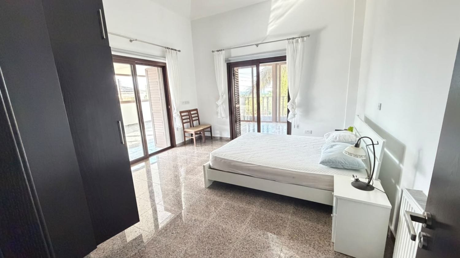 Exclusive 6-Bedroom Villa in Sea Caves