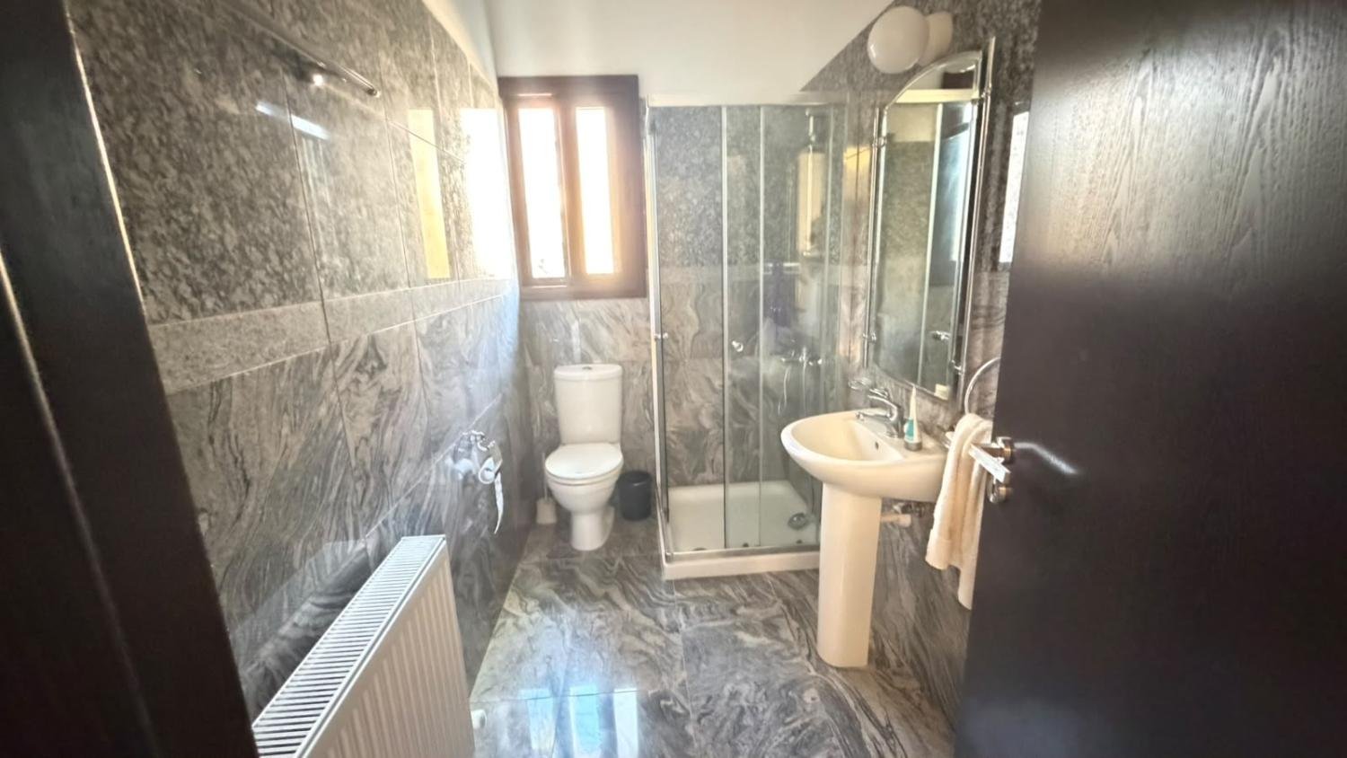 Exclusive 6-Bedroom Villa in Sea Caves