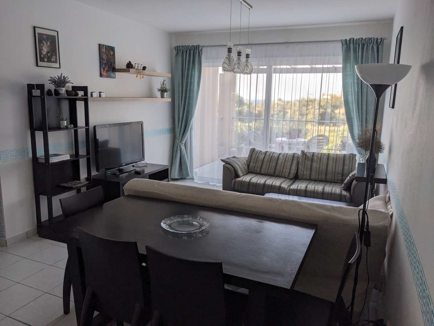 Beautifully Presented One-Bedroom Apartment in Polis Gardens