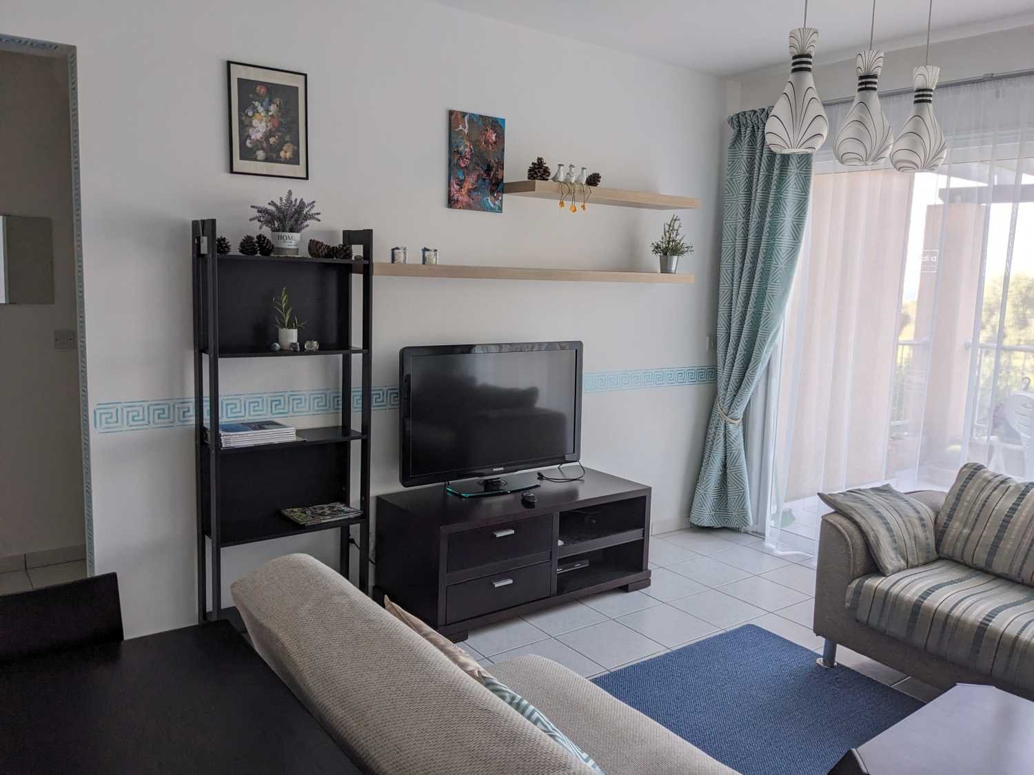 Beautifully Presented One-Bedroom Apartment in Polis Gardens