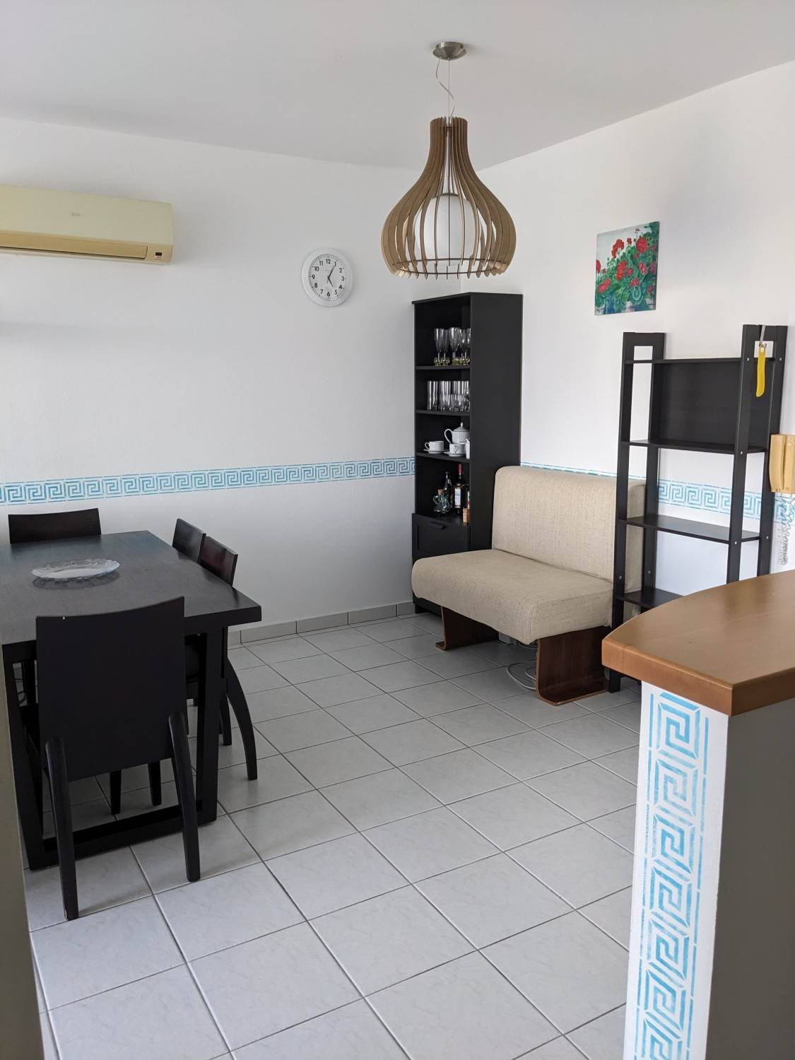 Beautifully Presented One-Bedroom Apartment in Polis Gardens