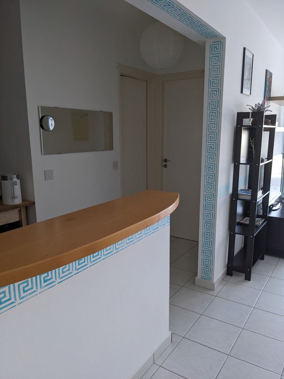 Beautifully Presented One-Bedroom Apartment in Polis Gardens