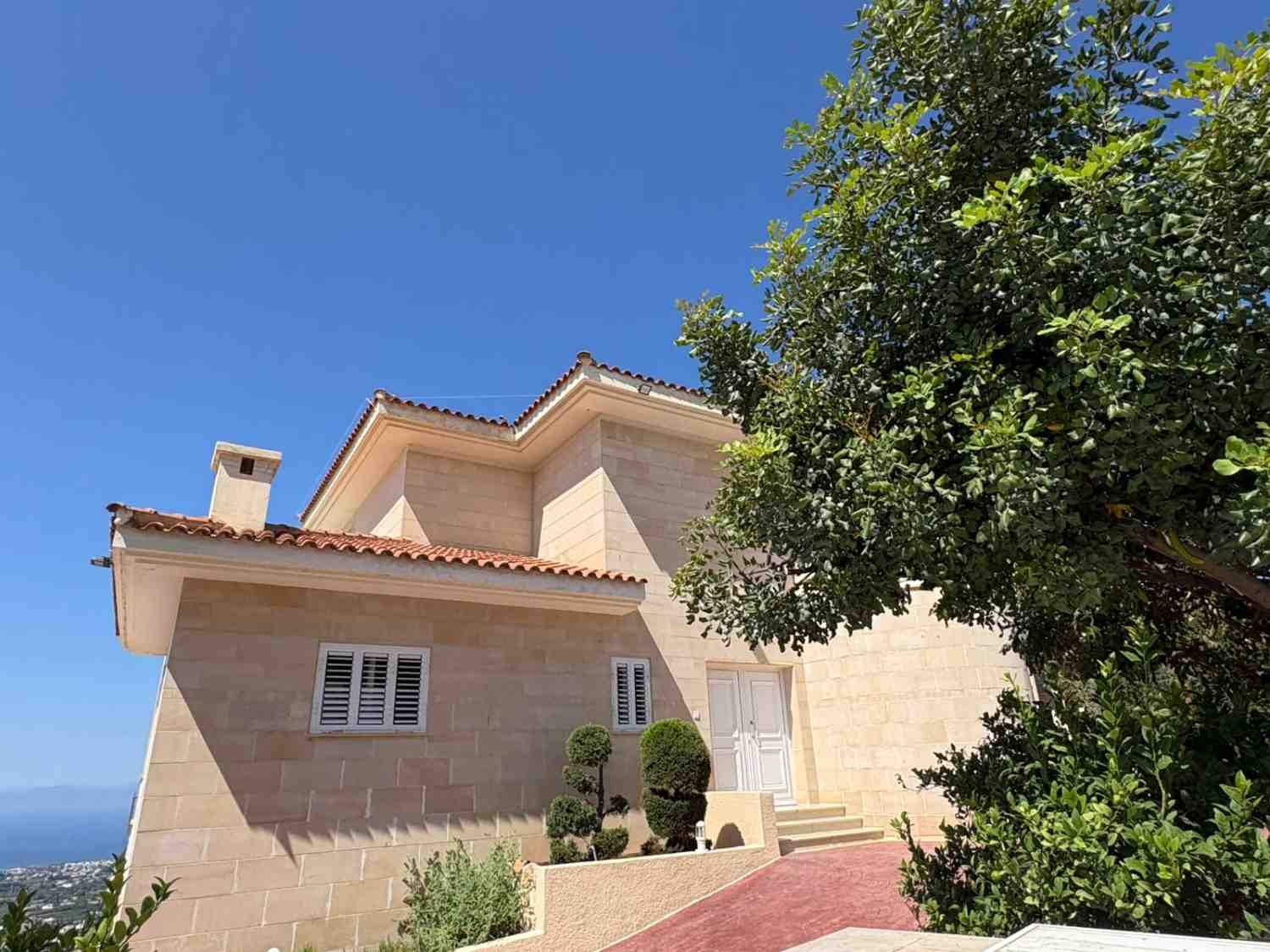 4-Bedroom Villa with Panoramic Sea Views in Peyia