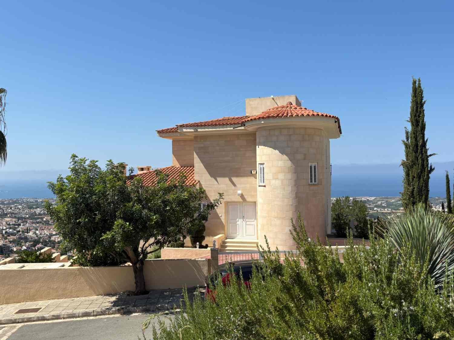 4-Bedroom Villa with Panoramic Sea Views in Peyia